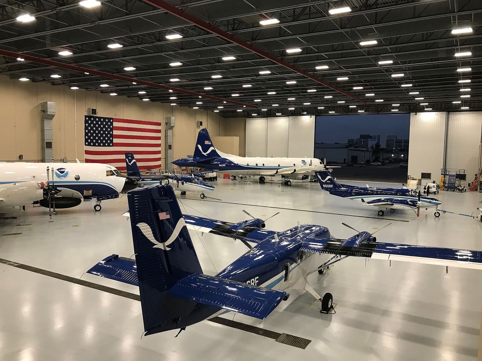 Aircraft hangar